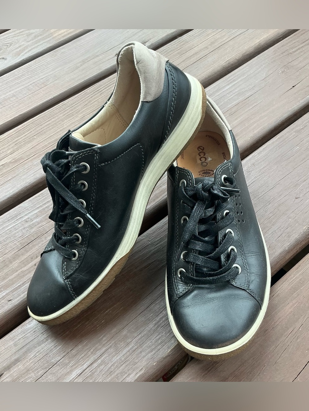 ECCO Genuine Leather Low-Top fashion Sneakers 🖤🖤